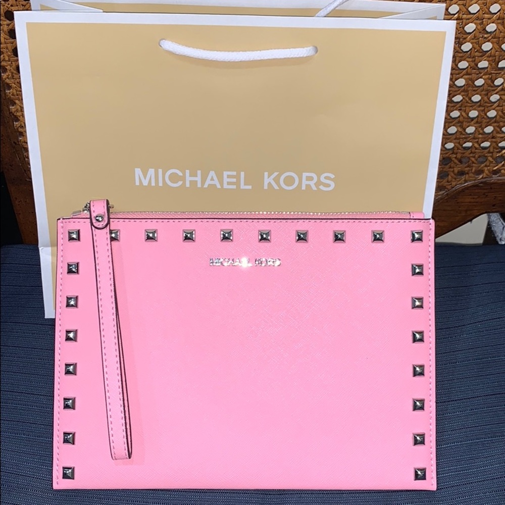 Authentic Michael Kors XL Zip Clutch Wristlet